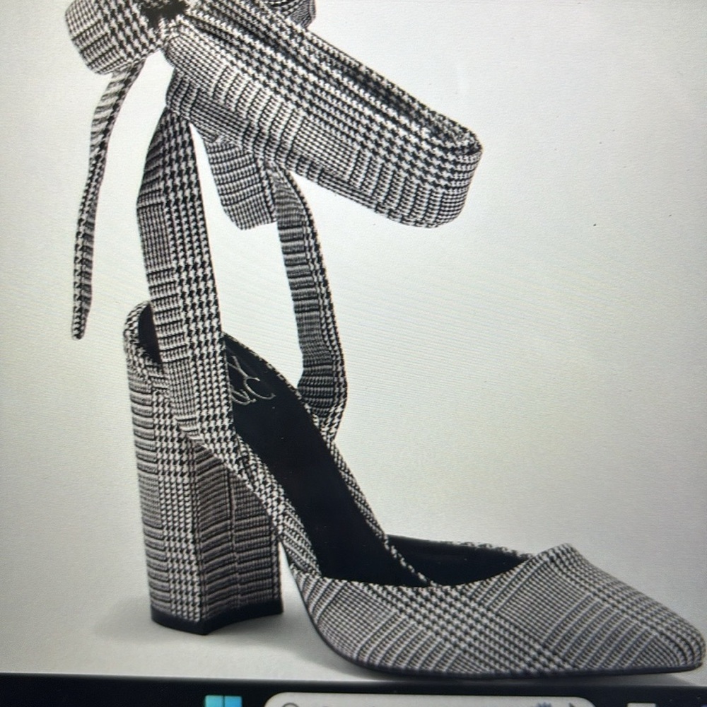Black and white plaid shoes never worn